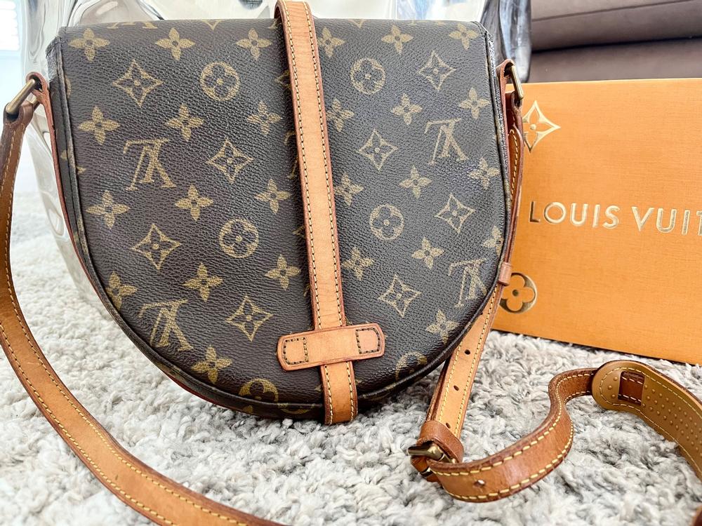 LOUIS VUITTON Chantilly, - Handtaschen & Accessoires 2023/06