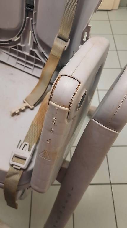 Chaises hautes: Chaisse haute chicco poly progress – D'occasion à Prilly par chi_zl7s 1