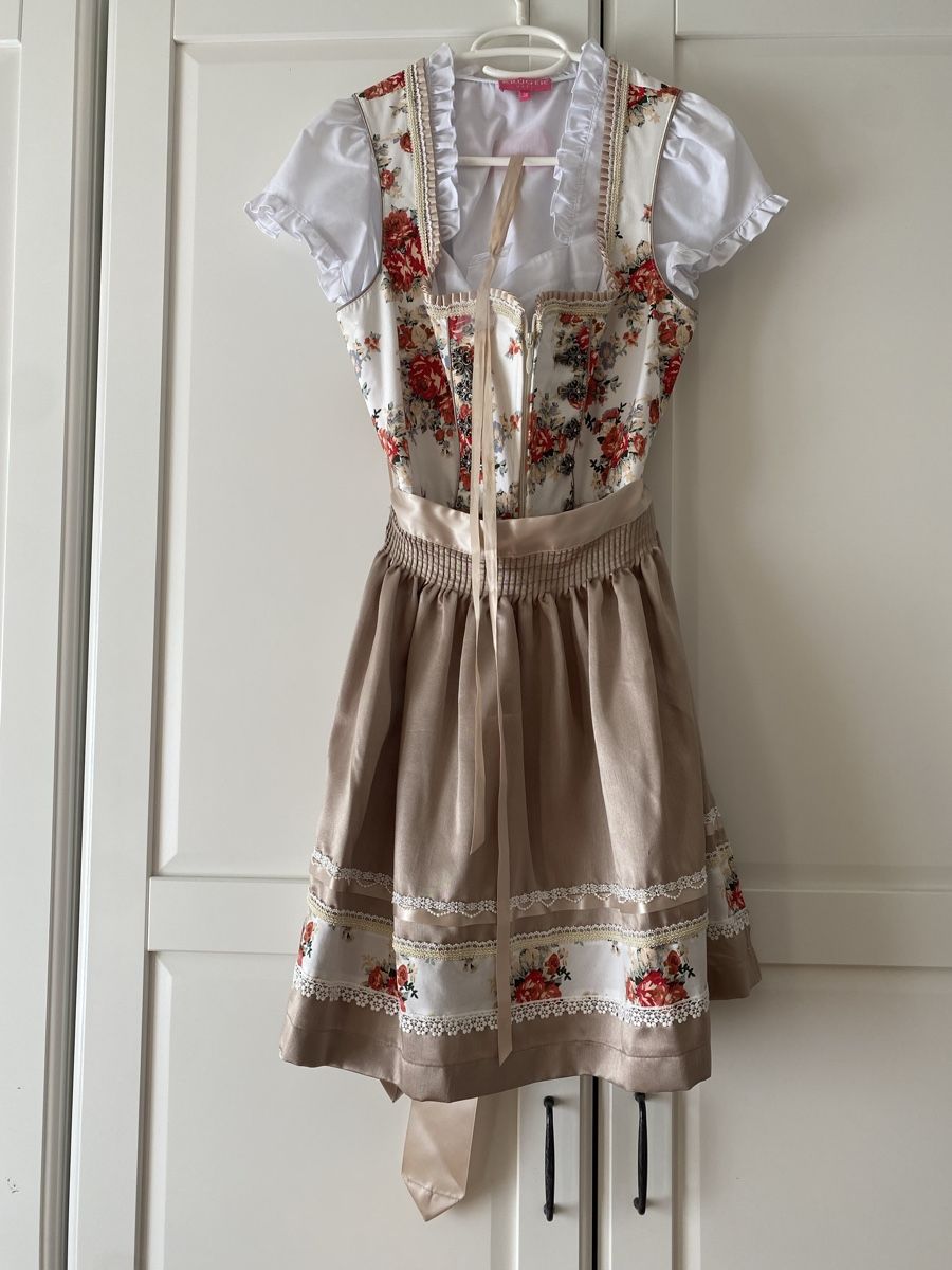 Costumes: Krüger Dirndl inkl. Bluse – D'occasion à Wettingen par abdeb