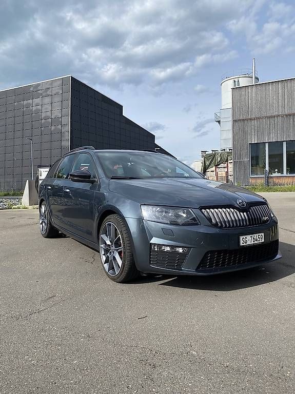 Autos: Skoda Octavia 2.0 TDI RS – D'occasion à Steinach par Remo.217
