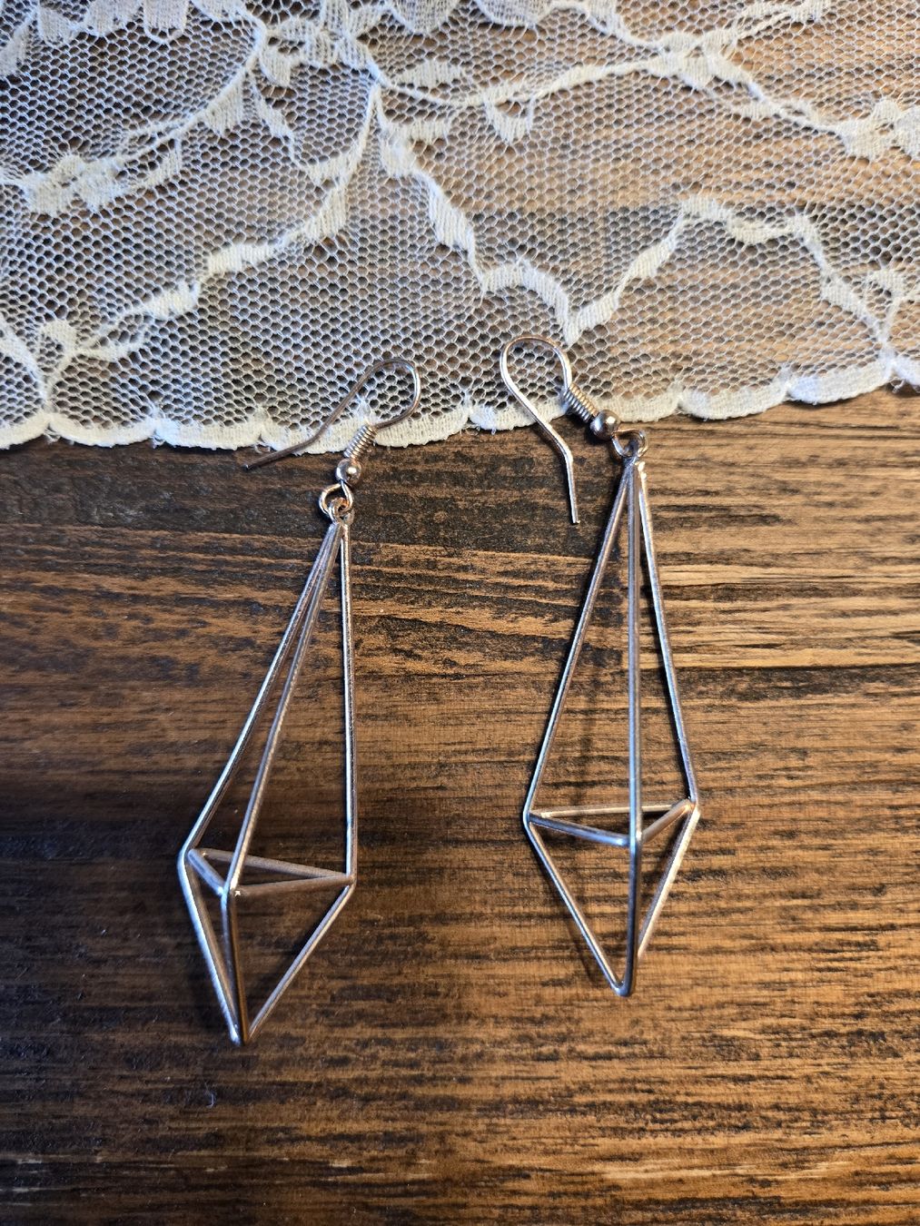 Boucles d'oreille: Geometrische Ohrringe in Rose – Neuf (Voir description) à Dübendorf par Timulka