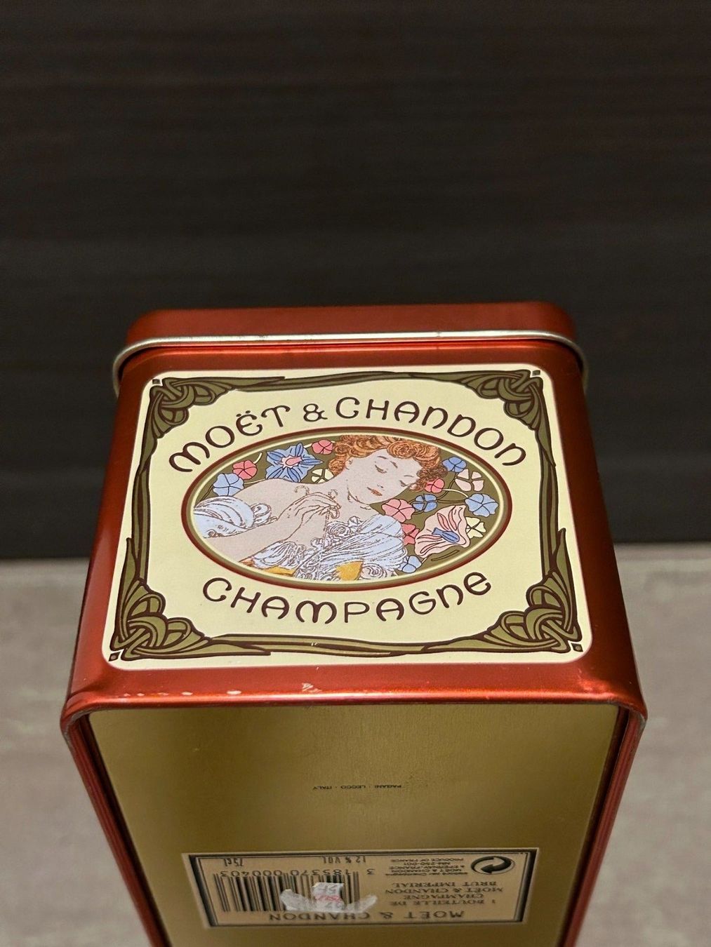 Moet Spirituosen: Moët Chandon Champagne Box – Gebraucht aus Lausanne von Retro-geek 5