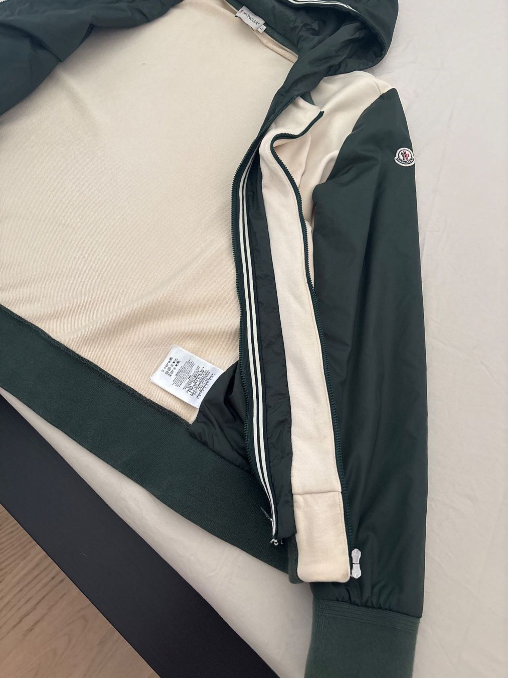 Moncler Jacken: Moncler - Kaputzenjacke – Gebraucht aus Pfäffikon ZH von R-Jako 3