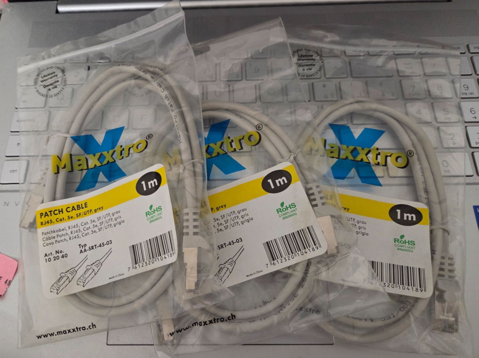 Kabel: Netzwerkkabel Patchkabel Cat5e kat5e Rj45 UKV maxxtro 1m – Neu und originalverpackt aus Zürich von Alibaba1234 2