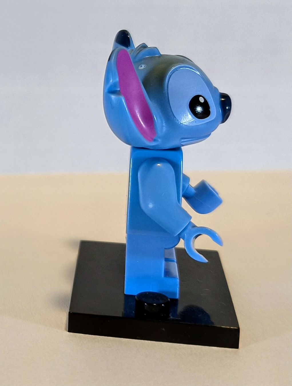 Lego Kit di costruzioni: Lego Minifigures Disney - Stitch – Usato da Muri AG venduto da Kramsi 4