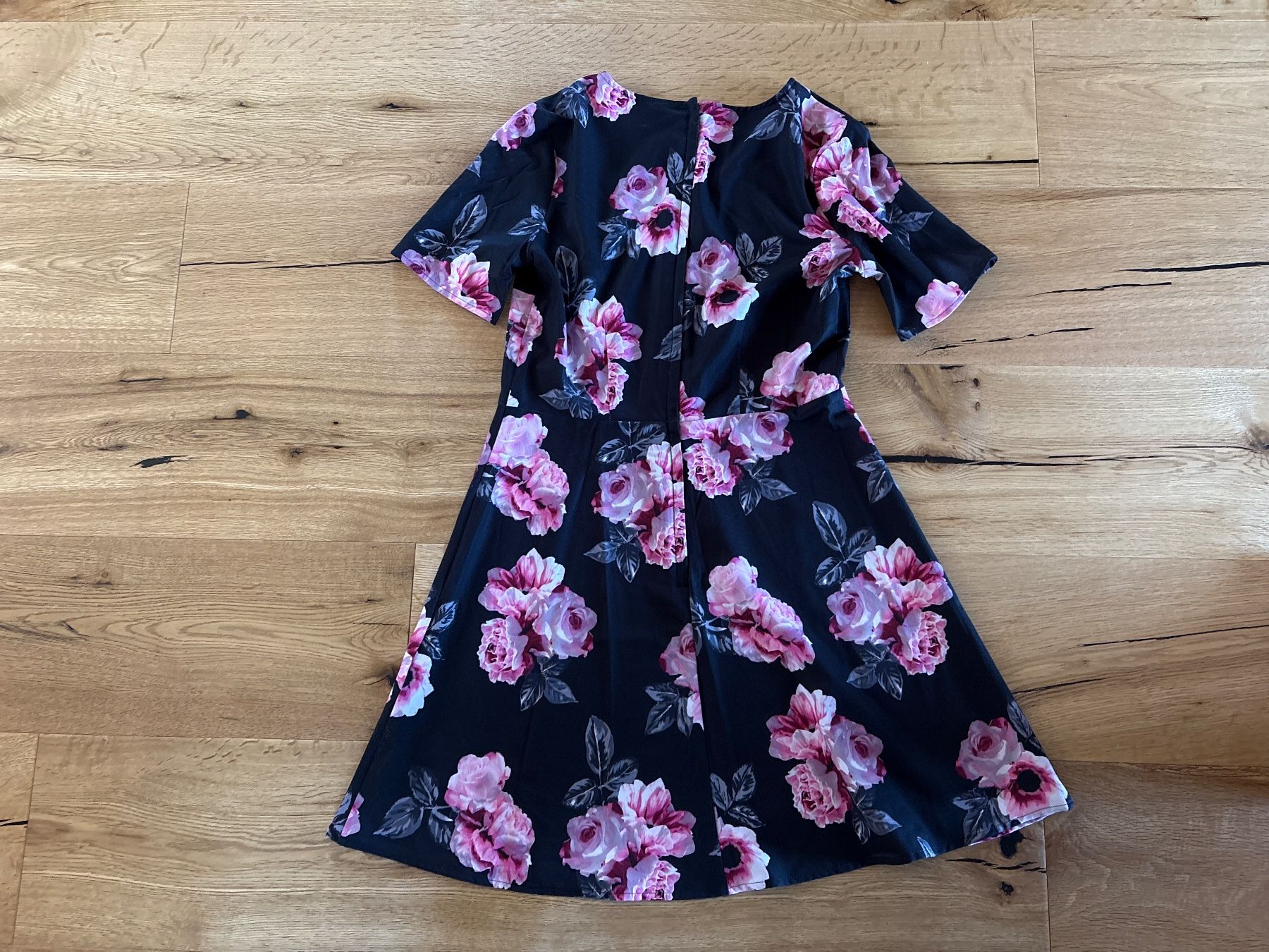 H&M Vestiti: Blumenkleid H&M Grösse 38 – Usato da Beatenberg venduto da Rose406 2
