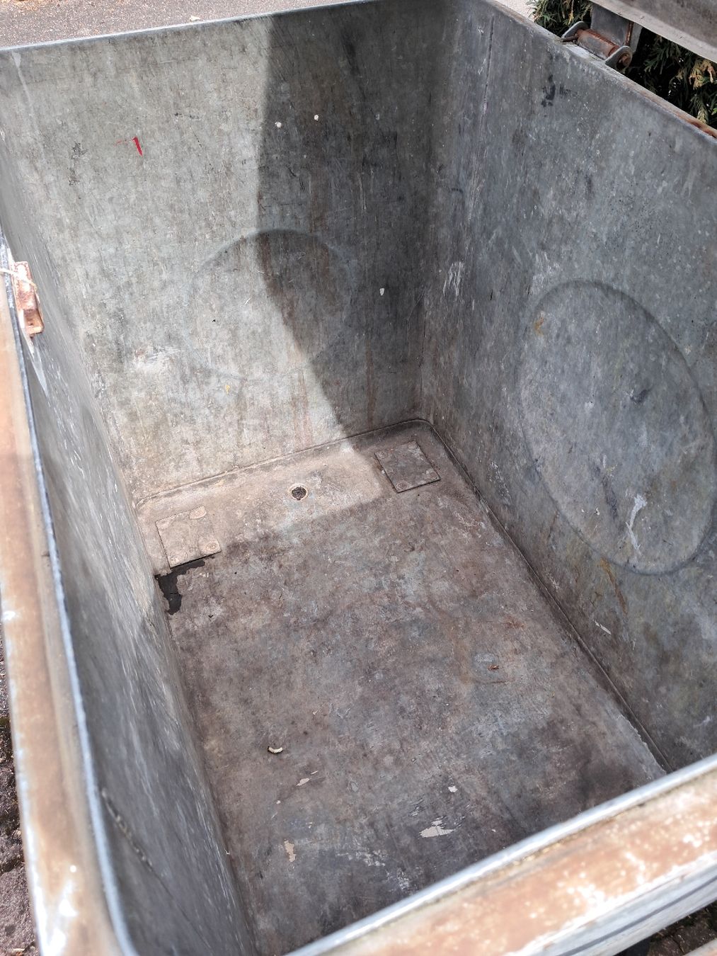 Skaza Altro per Ufficio & Commercio: Abfallcontainer abholen in ZH Schwamendingen – Usato da Dintikon venduto da Kamelsammler 4