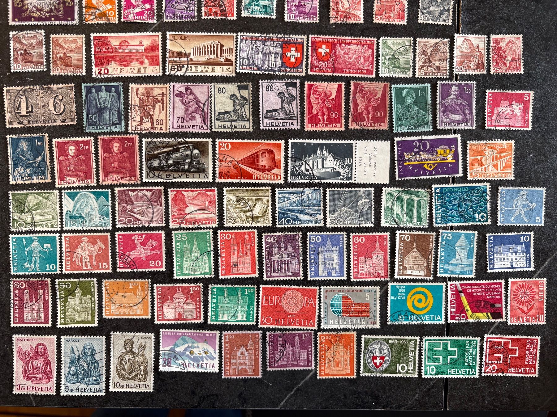 Tutti i francobolli: Lot 100 Briefmarken ab alt – Usato da St-Légier-Chiésaz venduto da Theo006 2