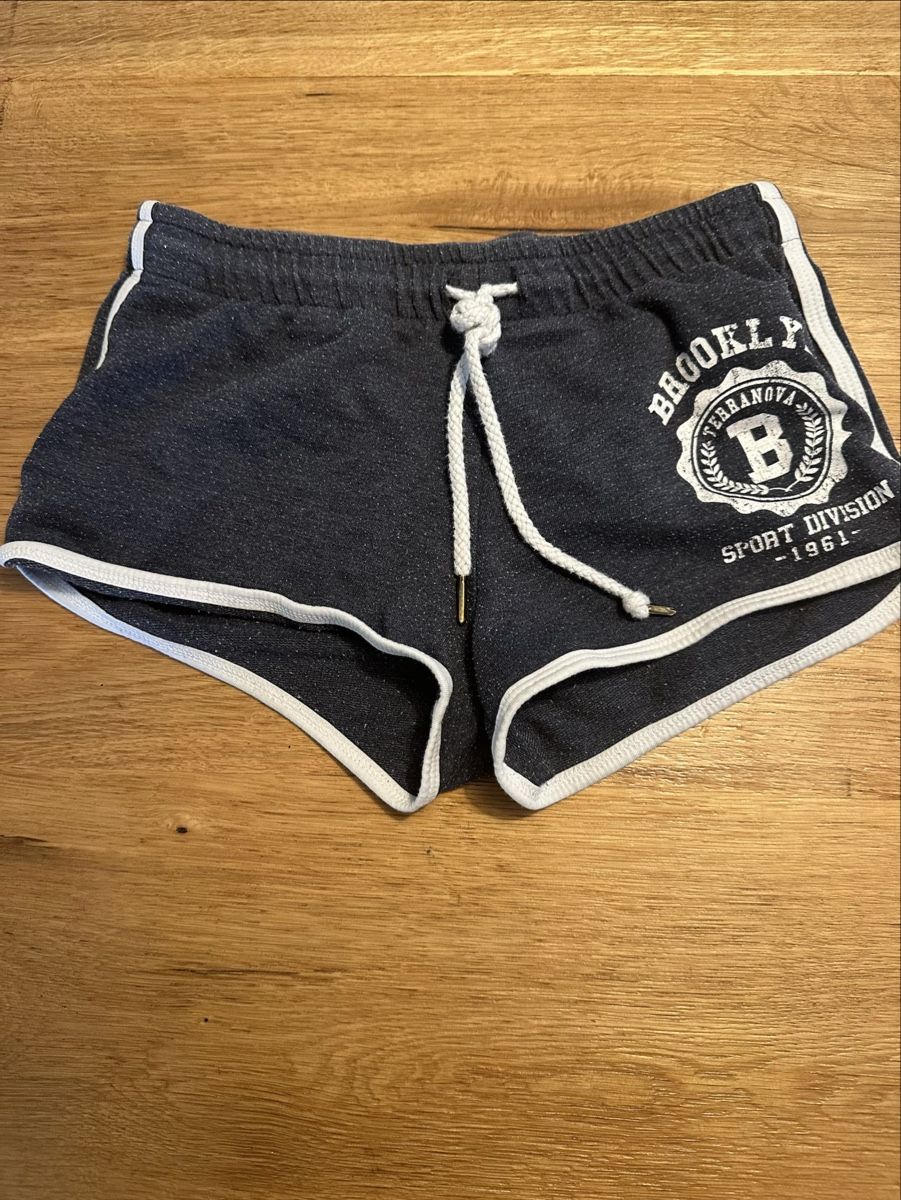Hosen: Kurze Hose xxs – Gebraucht aus Wettingen von Sternetaenzerin
