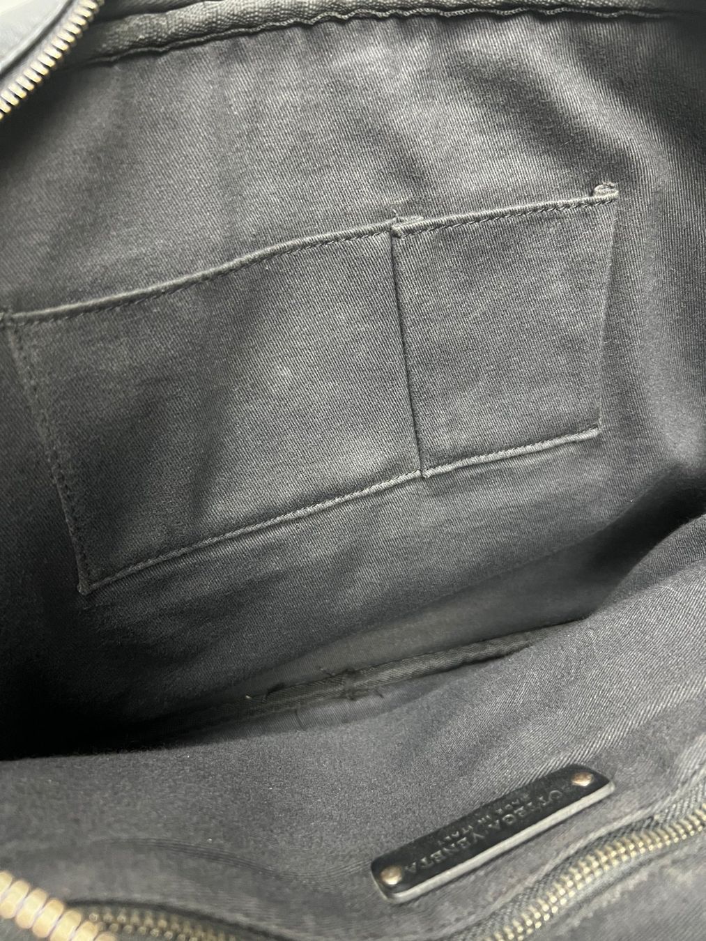 Bottega Veneta Taschen: Bottega Veneta Weekend Zip Bag – Gebraucht aus Biel/Bienne von sami0788480082 9