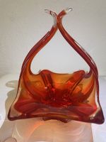 Korb/Schale aus rotem/bernsteinfarbenem Murano-Glas mit Grif