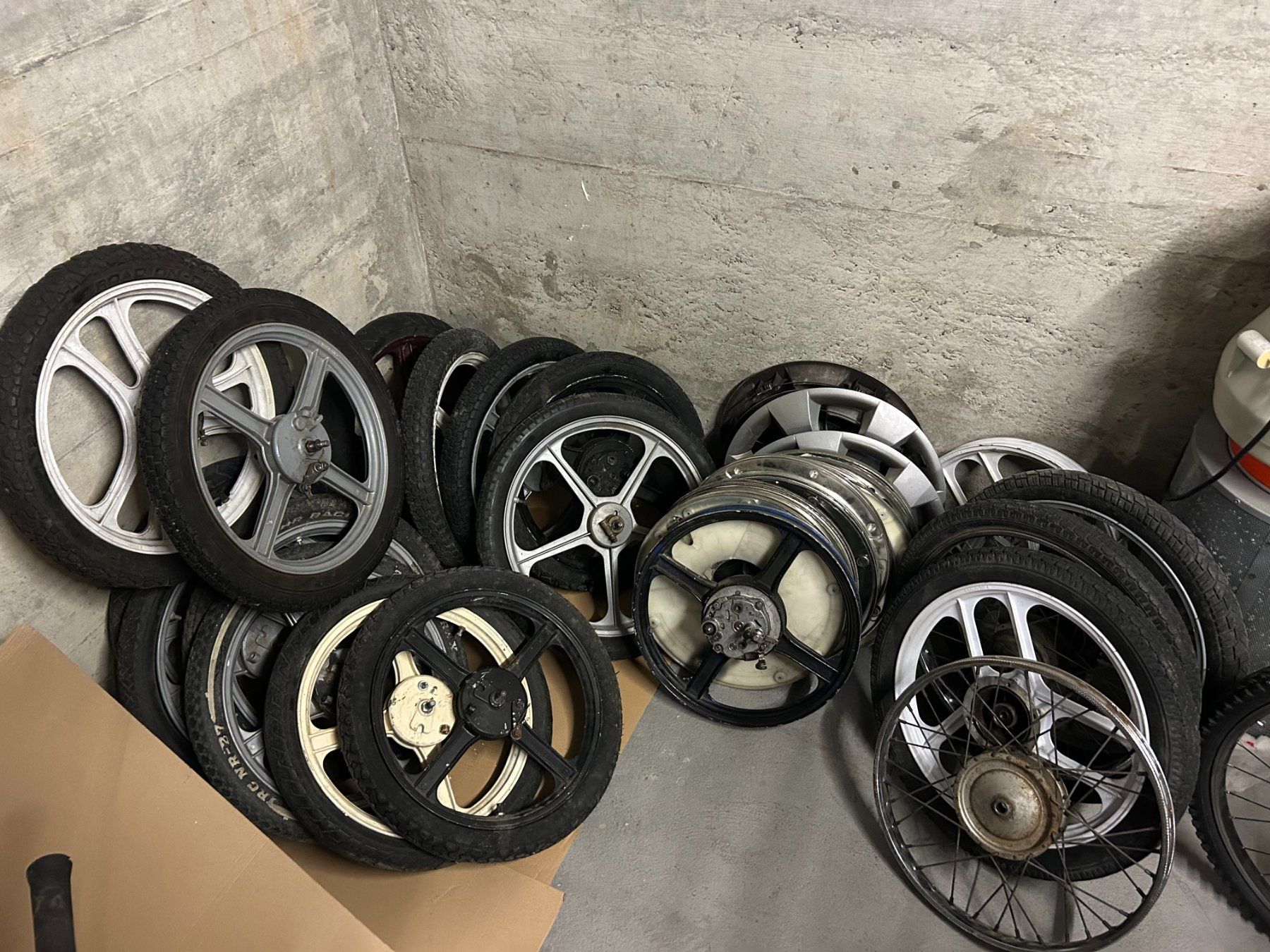 Piaggio Ciclomotori: Set Mofas plus diverses Zubehör – Usato da Schafisheim venduto da Hene076 3