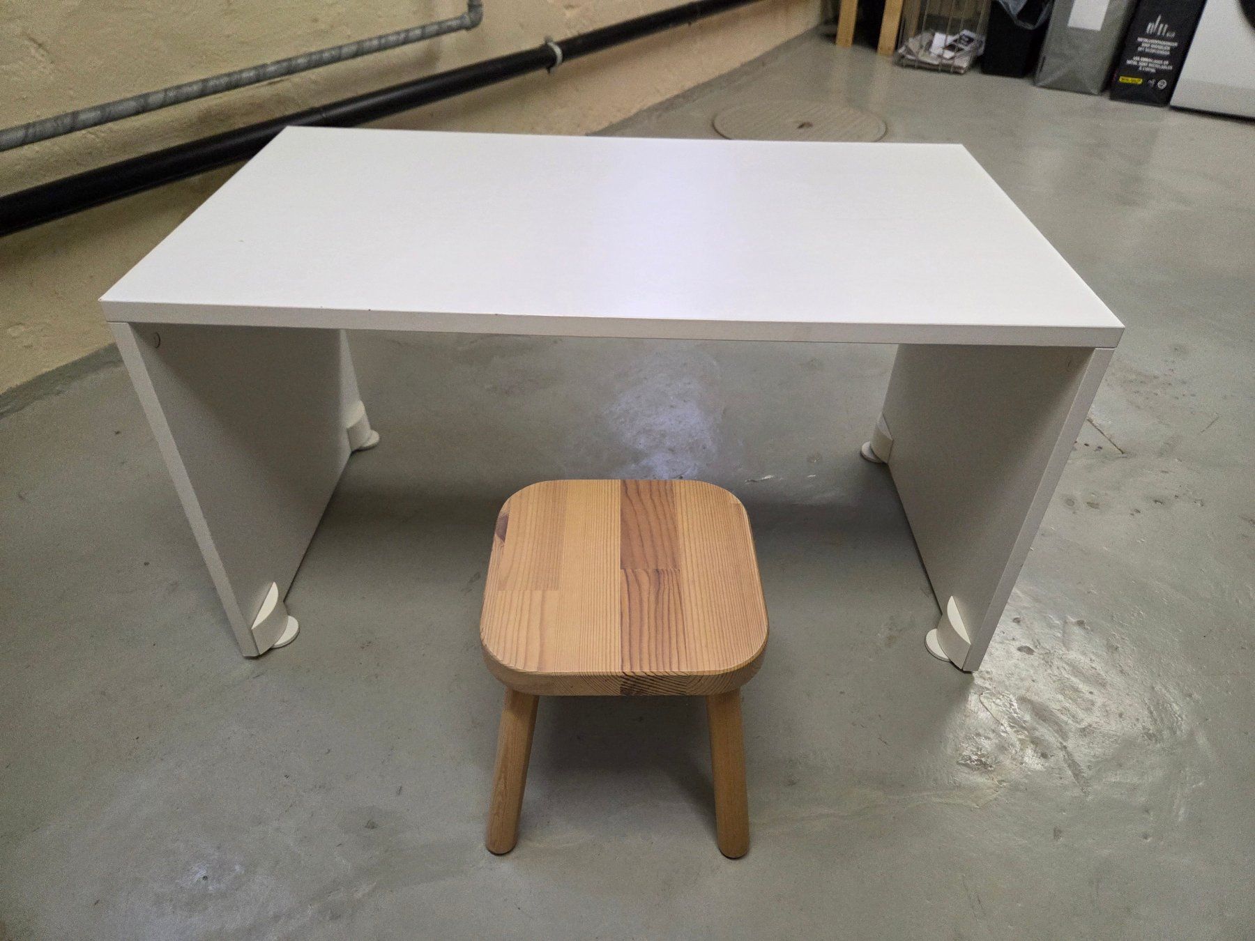 Ikea Set di tavolo e panche: Kindertisch mit Hocker IKEA – Usato da Wettingen venduto da bsoubelet