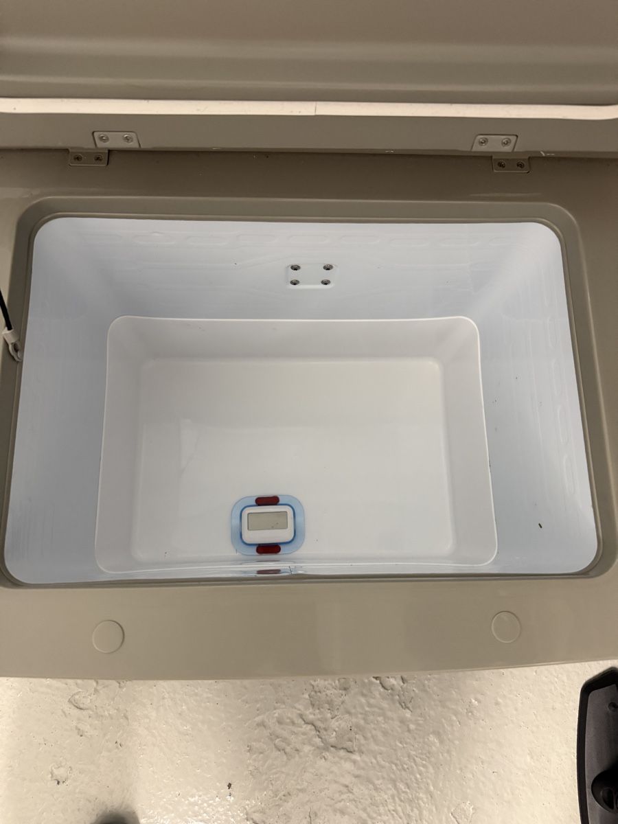 Mobicool Frigoriferi & Refrigeratori: Mobicool MB40 Kompressor 38L Kühl- und Gefrierbox  – Usato da Seewen SZ venduto da divaio1981 3