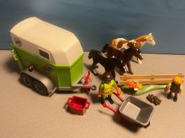 Playmobil Pferdeanhänger mit 3 Pferden, 2 Figuren u. Zubehör