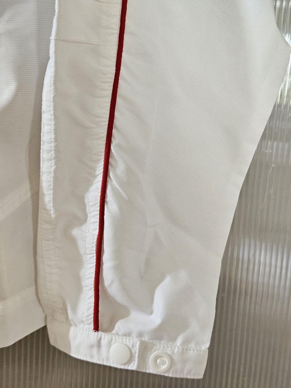 Completi & Tailleur: dünner Trainer Gr. 48 - Spendenaktion – Nuovo (secondo la descrizione) da Unterkulm venduto da Beljasch 5