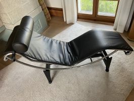 Le Corbusier Liege LC 4 mit der Nummer 3256