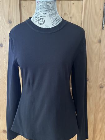 Schickes, schwarzes Langarmshirt, Grösse S 