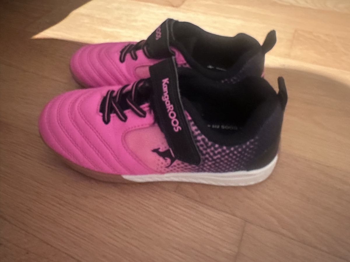 Chaussures filles: Turnschuhe – D'occasion à Neuenhof par sto_6plq 1