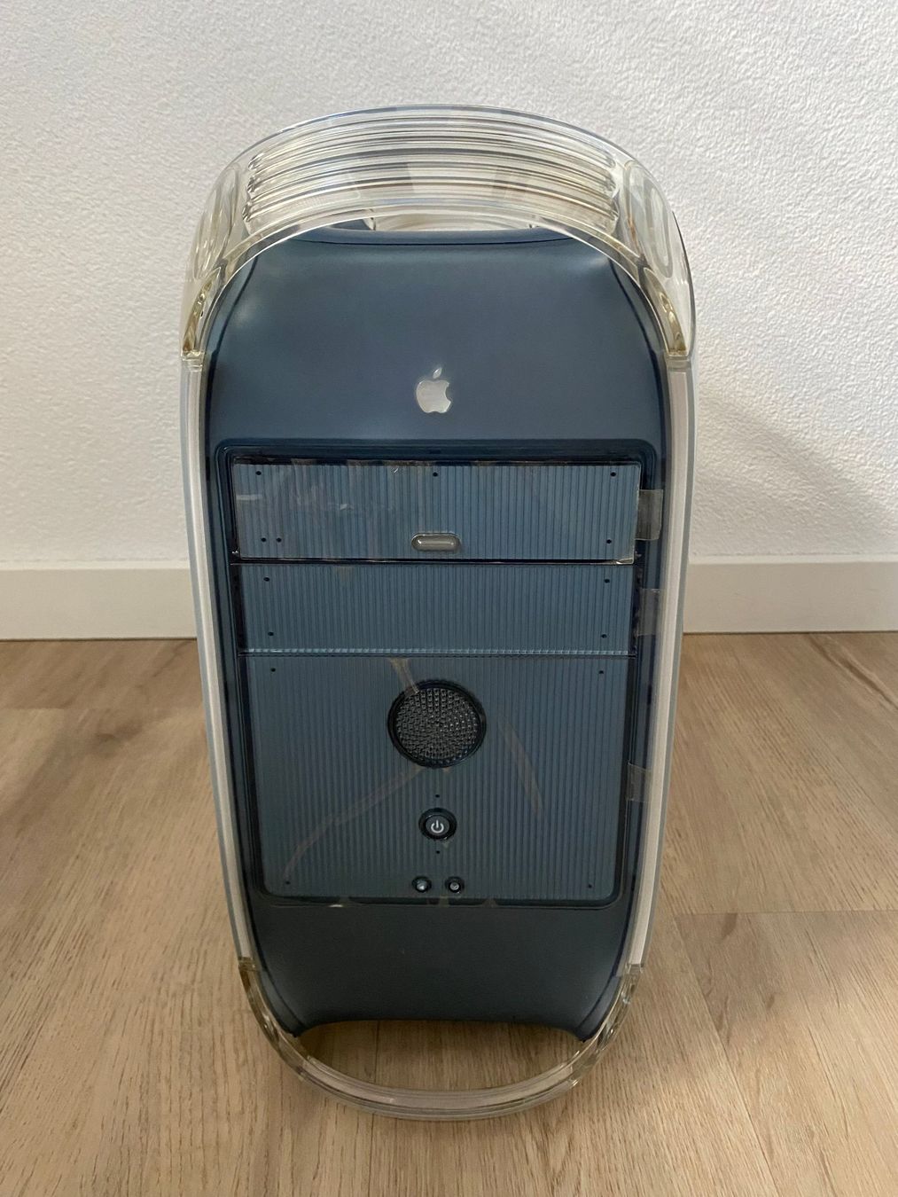 Apple PC: Apple Power Mac G4 400 MHz Graphite defekt – Difettoso da Wetzikon ZH venduto da BackToRetro 1