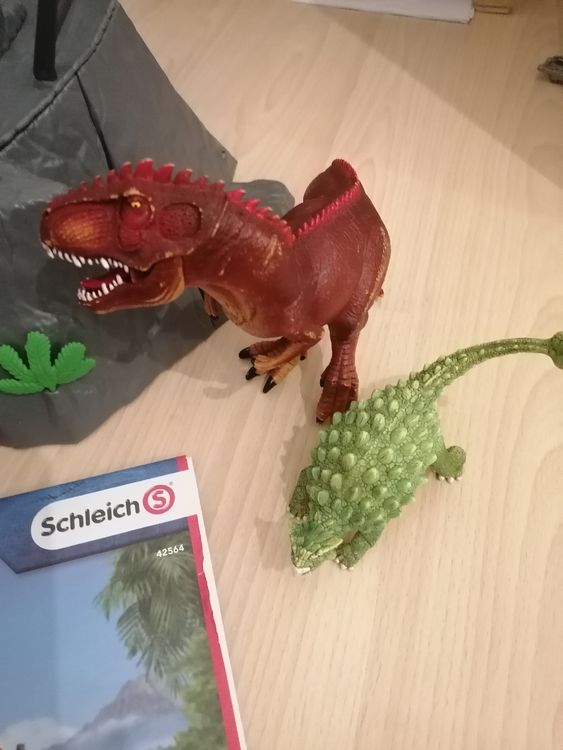 Schleich Spielzeuge: Schleich Vulkan mit Dinosaurier – Gebraucht aus Diessenhofen von sabrina1204 2