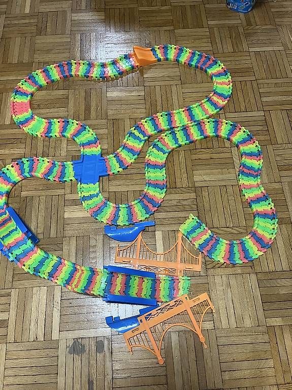 Spielzeuge: Circuit pour voiture  – Gebraucht aus Pully von yaa_rm7x 1