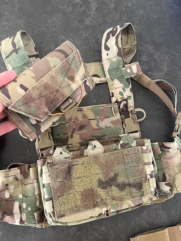 Attrezzatura da arrampicata: Chest Rig Multicam  modifiziert mit H-Harness – Usato da Oberglatt venduto da Prinzip 1