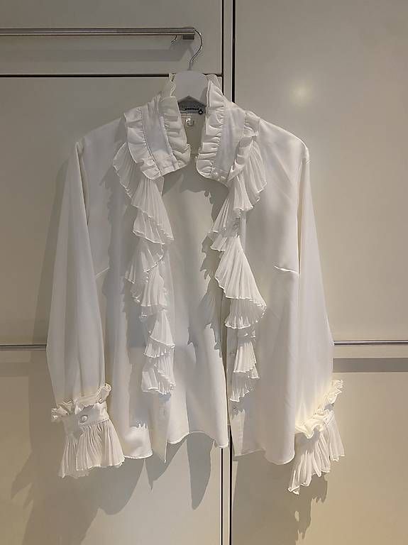 Camicette: Amy Vermont Design Rüschenbluse  – Usato da Rorschach venduto da Lauraq12 2