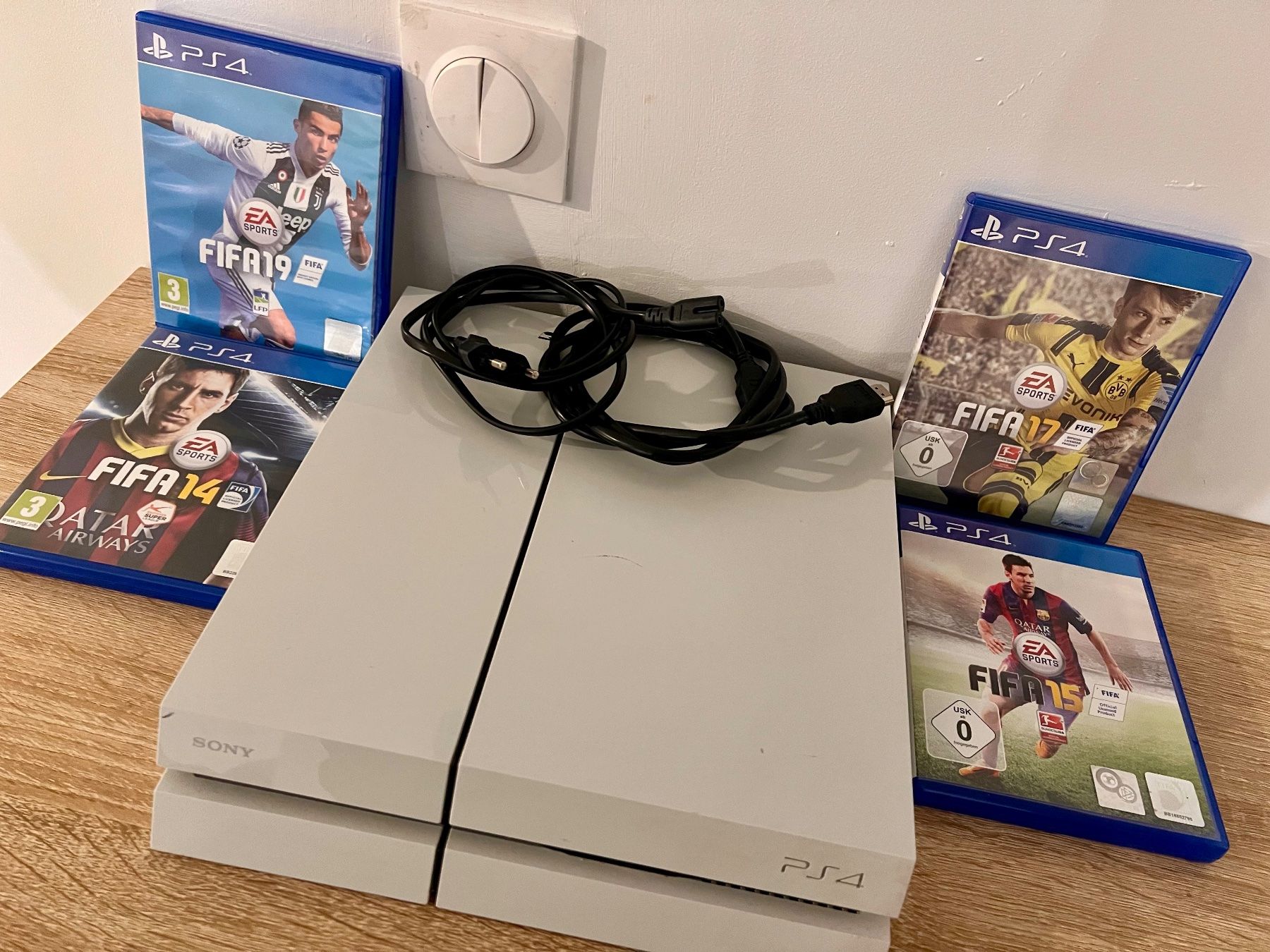 Sony Console: PlayStation 4 F.W 12 mit Strom Kabel + HDMI – Usato da Zürich venduto da T.E.B 3