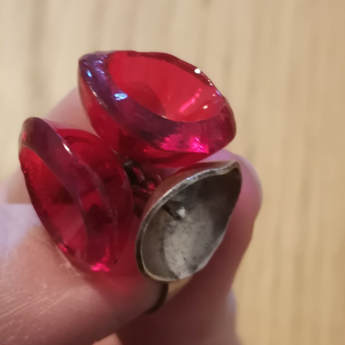Anelli: Anello vintage argento e resina rossa – Usato da La Chaux-de-Fonds venduto da Catchmi 2