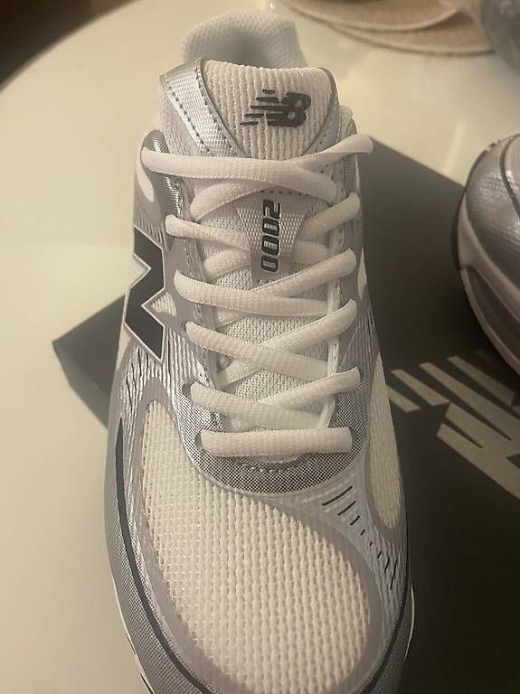 New Balance Scarpe da uomo: New Balance 2000 Blanche – Nuovo (secondo la descrizione) da Vevey venduto da yah_jd8k 2