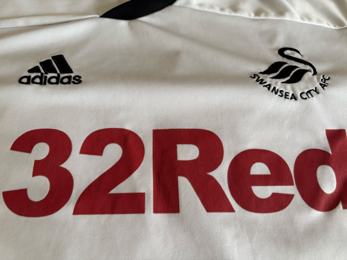 Adidas Canottiere & Pantaloni: Swansea maillot n11 – Usato da Le Grand-Saconnex venduto da focamix 1