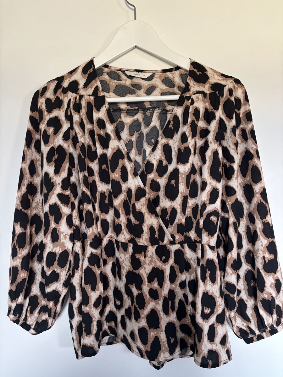 Only Camicette: Bluse animal print – Usato da Ballwil venduto da lenovum