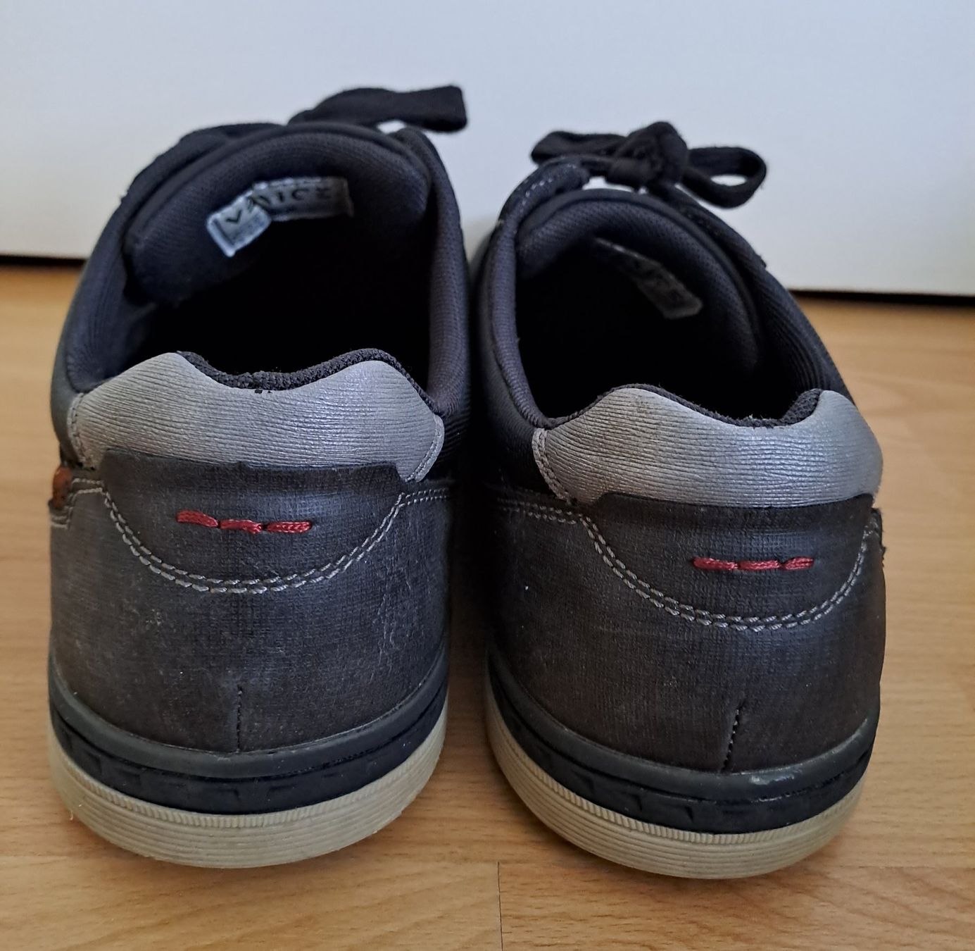 Scarpe da uomo: Freizeitschuhe Herren Grösse 43 – Usato da Feuerthalen venduto da kigo87 3