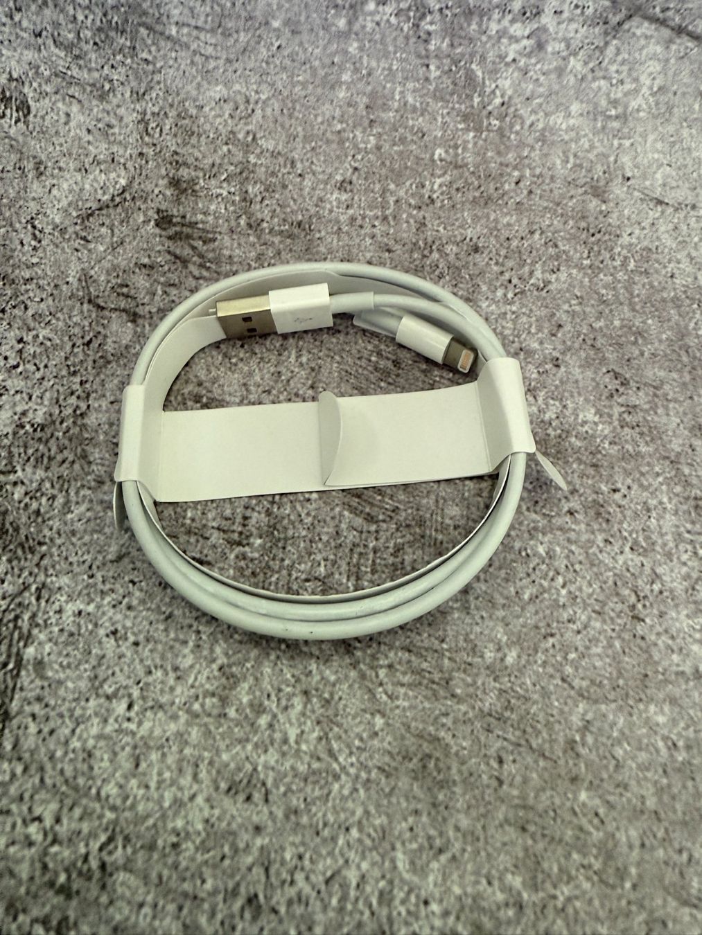 Kabel: Kabel Apple USB-A zu Lightning I NEU – Neu und originalverpackt aus Küssnacht am Rigi von Bionicmax