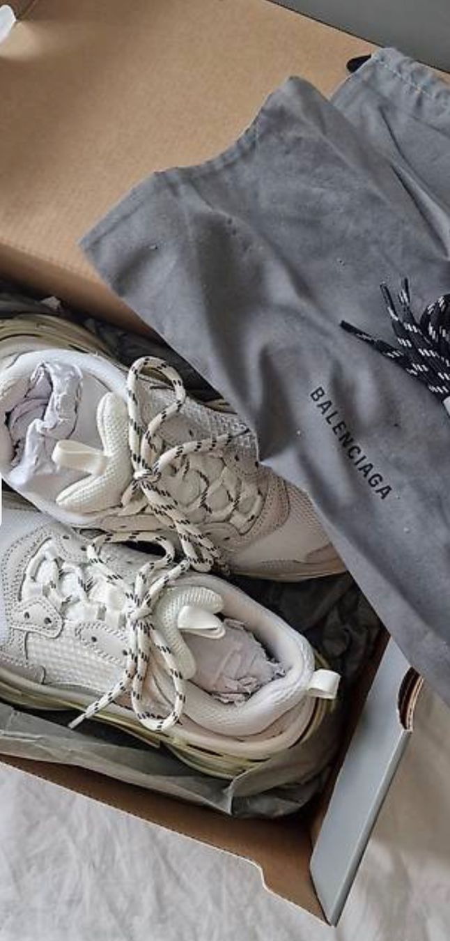 Balenciaga Scarpe da donna: Balenciaga Sneakers White Donna – Usato da Ulisbach venduto da san_nt2p