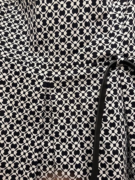 Vestiti: Kleid Esprit Gr. 38 schwarz/weiss – Usato da Winterthur venduto da Pluna70 1