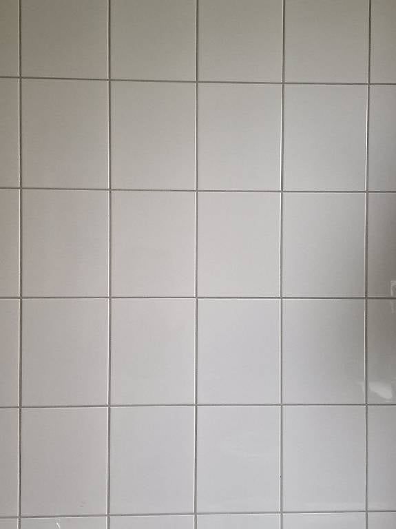 Bodenbeläge: Carrelages blancs brillants, 20x25 cm – Gebraucht aus Belp von arpfi