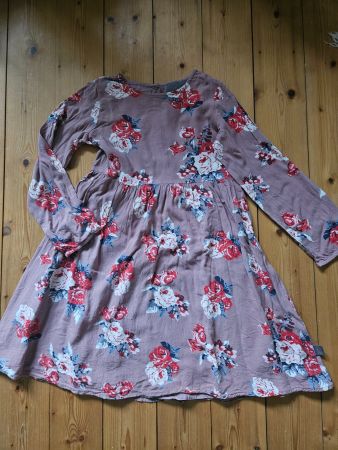 Wunderschönes, luftiges Kleid 128 creamie wie pomp de lux