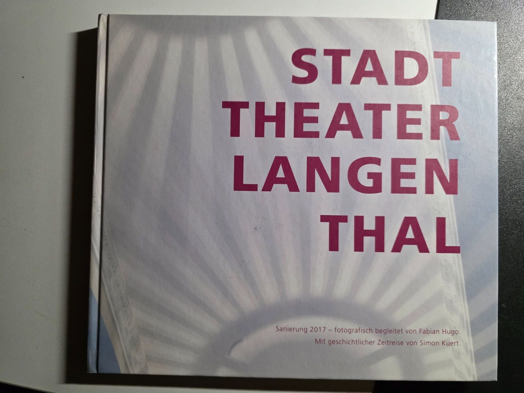 Libri: Stadttheater Langenthal Sanierung 2017 - von 2019 – Nuovo (secondo la descrizione) da Walterswil BE venduto da Lonitti