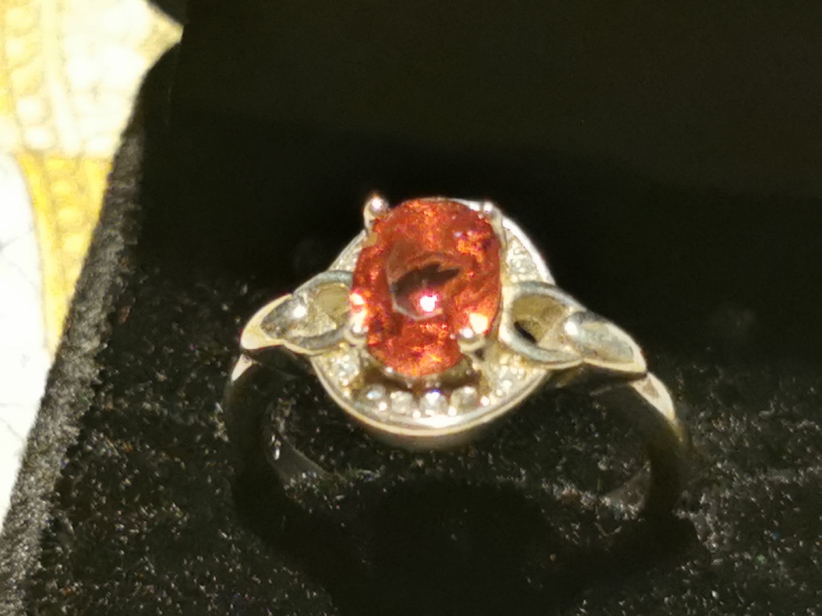 Anelli: Damen Silber 925 Ring mit Granat und Zirkone. – Nuovo e nell'imballaggio originale da Schlieren venduto da vlalif 2