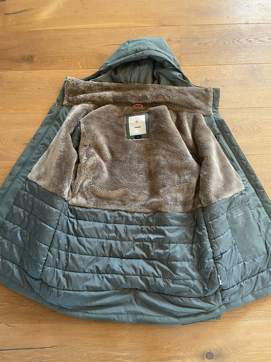 Sherpa Giacche: Sherpa Winterjacke / Parka – Nuovo (secondo la descrizione) da Aarwangen venduto da erd_ngx8 2