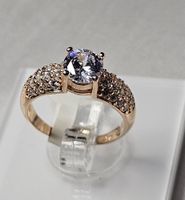 Vergoldeter Ring mit weissem Zirkonia, Gr. 7.5