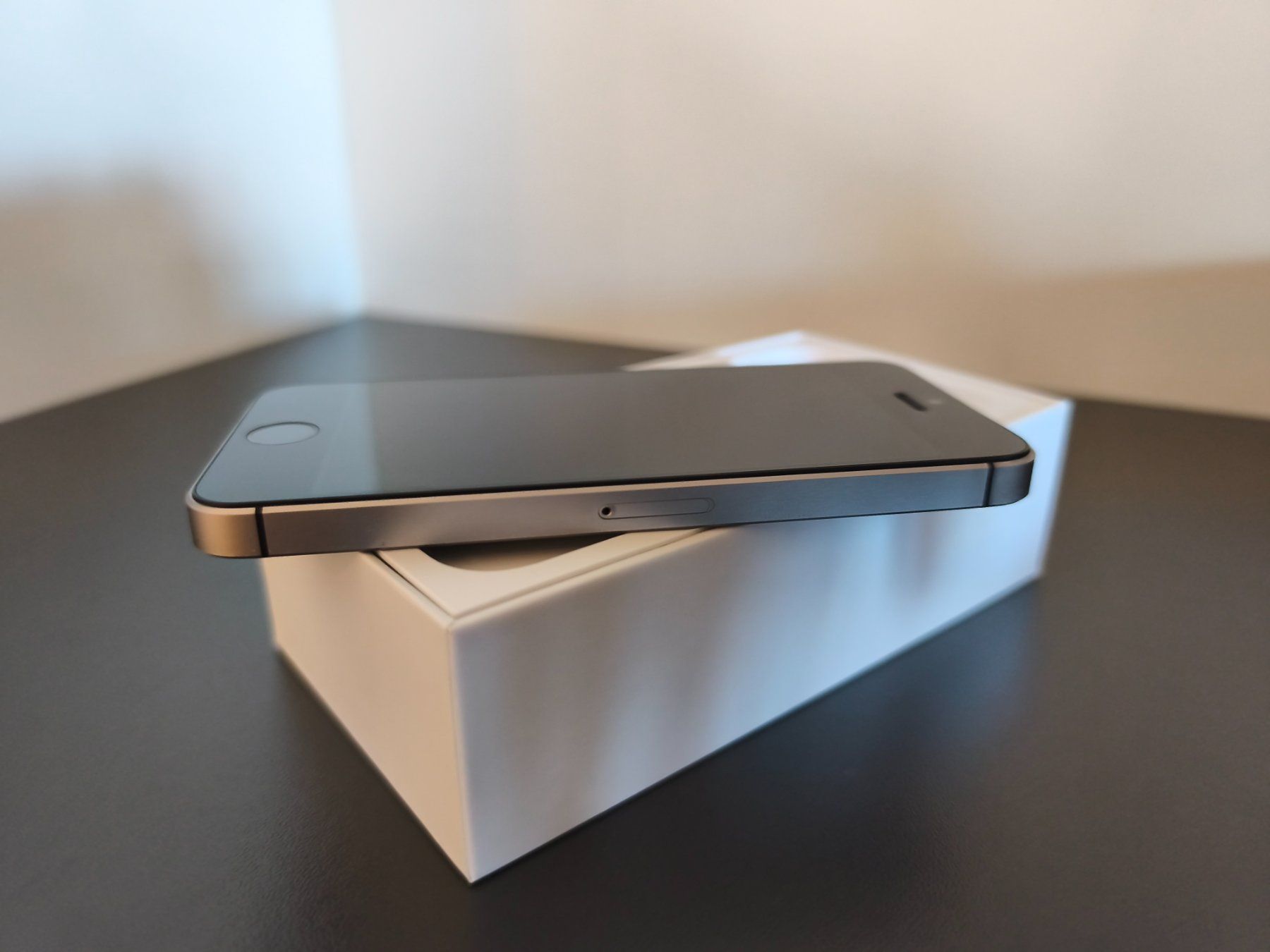Apple Telefoni cellulari / Smartphones: iPhone SE 64 GB 1. Generation – Usato da Schönried venduto da lafleuron 4