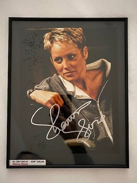 Autografi: Sharon Stone Autogramm – Usato da Oberwil-Lieli venduto da 2feelfree