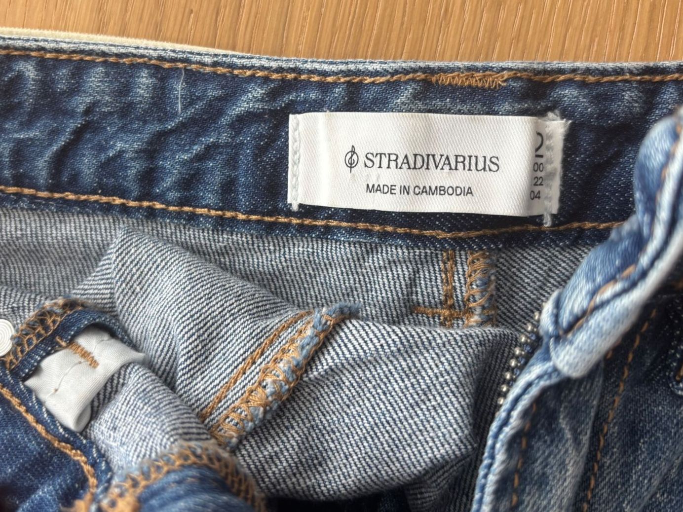 Stradivarius Vestiti & Gonne: blauer Stradivarius Rock 32 – Nuovo (secondo la descrizione) da Kilchberg ZH venduto da Yves076 2