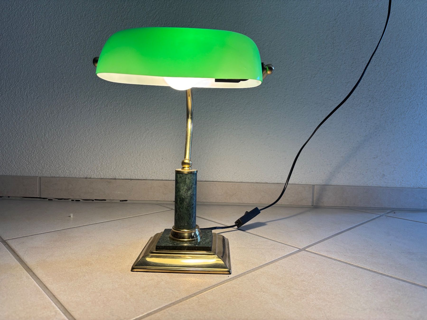 Lampade: Banker Lampe mit Marmor – Usato da Bubikon venduto da lontalk