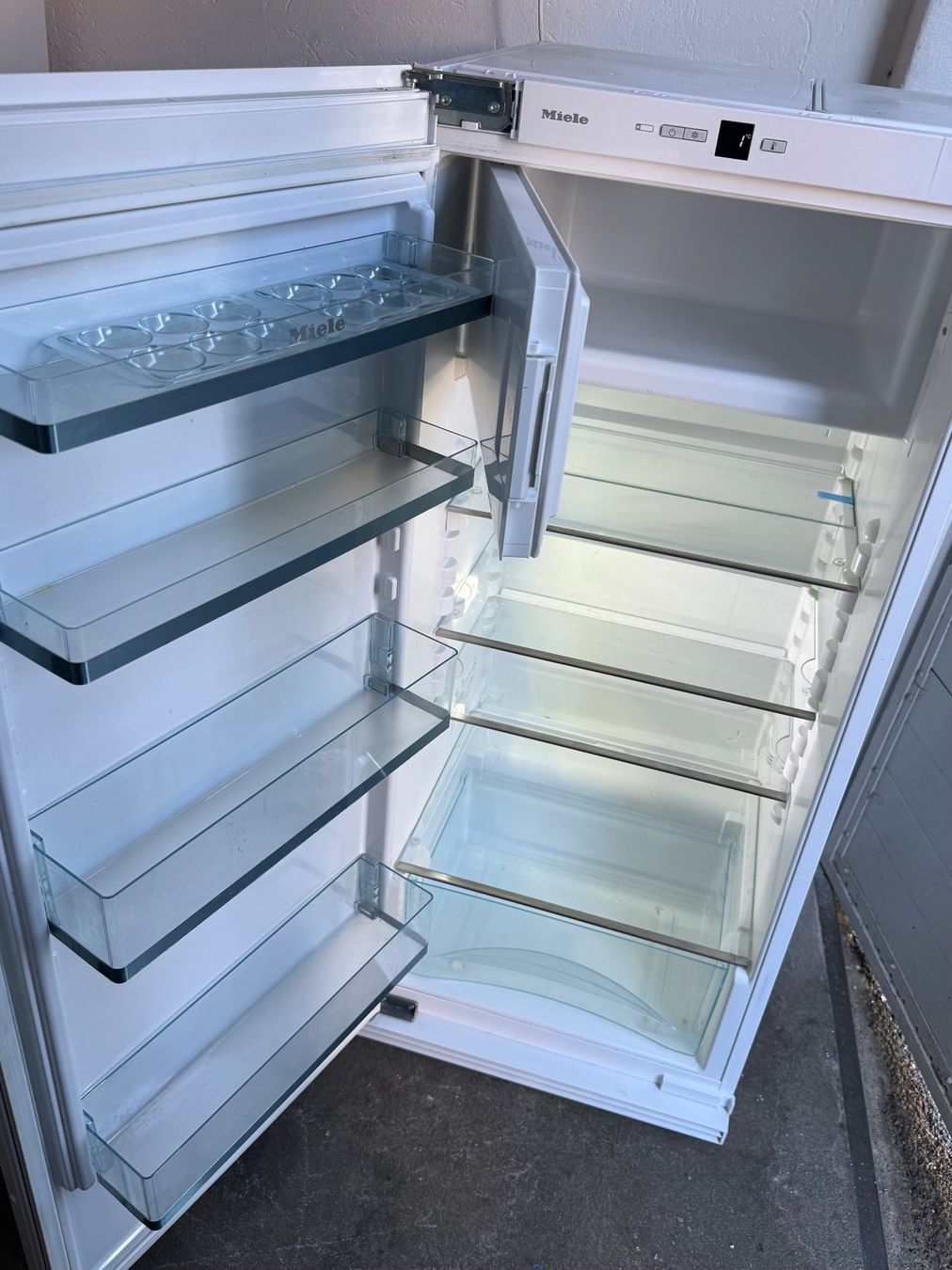 Miele Kühlschrank: Miele A++ Einbaukühlschrank CH Norm 55cm – Gebraucht aus Kloten von top2000 2
