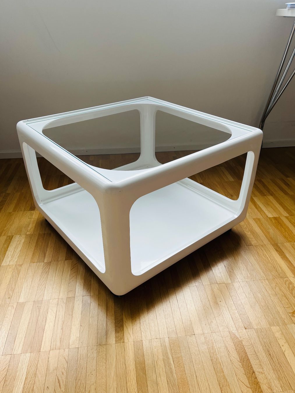 Tische: Mid-Century Space Age Couchtisch – Gebraucht aus Wallisellen von MT1221 2