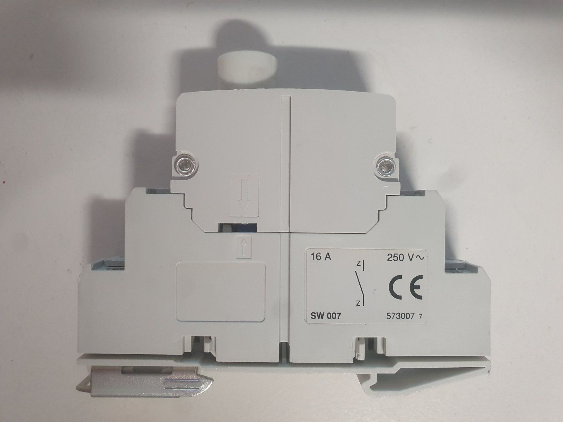 Hager Interruttori: HAGER SV021 Taster 250V 16A 572121 – Usato da Zürich venduto da Alibaba1234 2